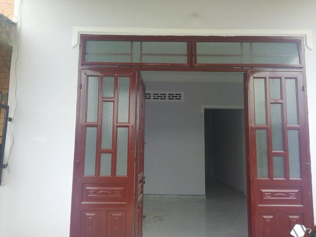 Bán căn nhà 5 phòng, DT 125m2. Đường 6m, gần ngã 3 Thái Lan giá 500 triệu