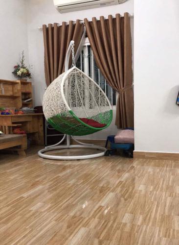 Cần bán nhà kiệt 3m, tây bắc cạnh bãi tắm biển