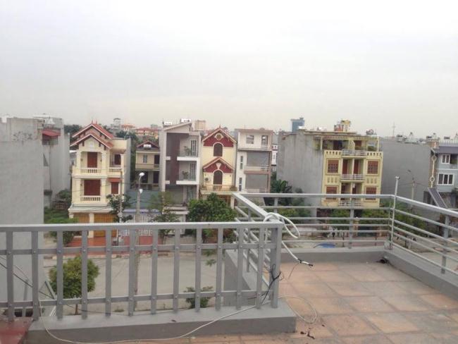Nhà 3 tầng đường nhánh Văn Cao cho thuê - DT: ,4 Pn, 5 WC, bếp, phòng khách,... Nội thất đ