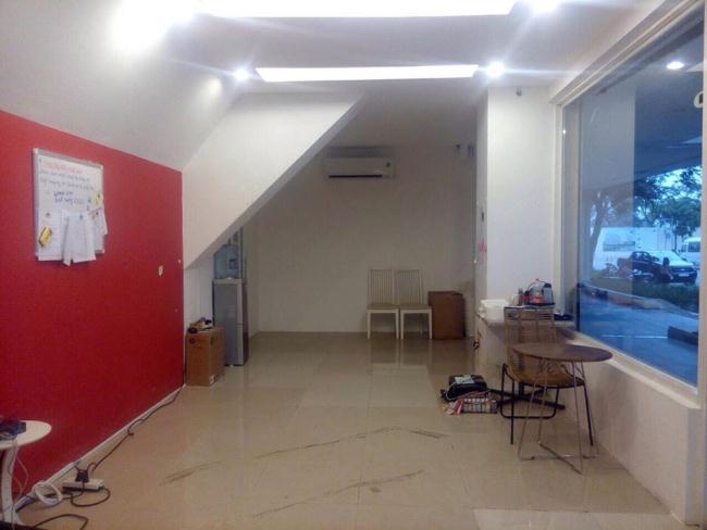 Cho thuê mặt bằng kinh doanh tại phố Hưng Gia, Phú Mỹ Hưng chỉ 12tr/tháng