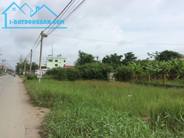 Tôi có lô đất 2500m2 mặt tiền đường Bùi Văn Sự, chiều ngang khủng 52m, giá chỉ 2,5tr/m2