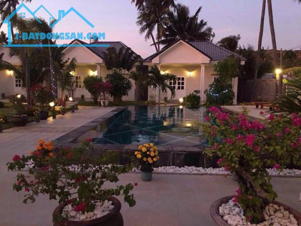 Cần bán Resort kiểu Châu Âu 2200m2 mặt tiền Huỳnh Thúc Kháng