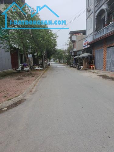 Siêu phẩm lô đất kinh doanh mặt phố phúc Tiến Biên giang gần Ql6 đường rộng 7m giá 2.3ty - 1