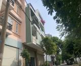 Bán nhà đường Phạm Hữu Lầu quận 7 đường 10m có vỉa hè 2 bên. an ninh, yên tĩnh