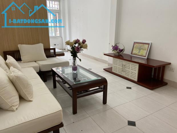 Cho thuê căn hộ 35m2 ngõ 158 Nguyễn Khánh Toàn, quận Cầu Giấy như hình.