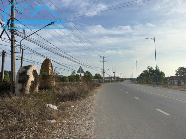 Bán 5800m2 đất ONT Nguyễn Chí Thanh, Thị xã LaGi GIÁ NGỘP 400tr/m ngang - 5