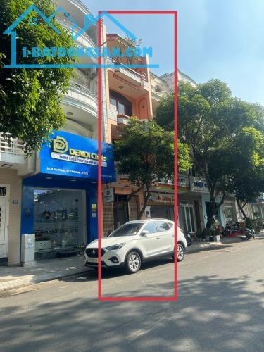 Bán nhà mặt tiền đường Hoa Phượng P2 Phú Nhuận - DT 4x18 - 4 Tầng - Đoạn VIP - Giá 24 TỶ