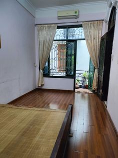 Cho thuê nhà riêng 3 tầng ở Hoàng Như Tiếp, Bồ Đề, Long Biên, Hà Nội.