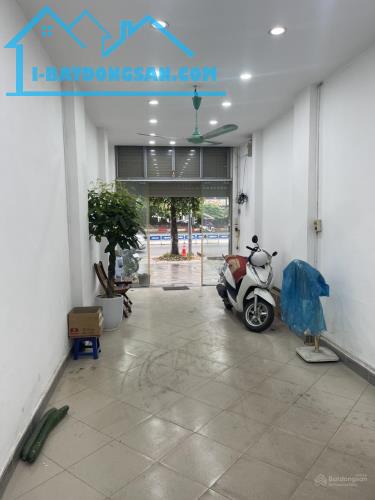 Chính chủ cho thuê cửa hàng/văn phòng mặt đường ngã tư số nhà 38 Nguyễn Xiển, Quận Thanh - 3