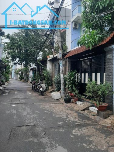 Nhà 3 tầng HXH 5m Gần Đầm Sen Nguyễn Văn Yến Tân Phú nhà có ban công mua về ở ngay - 2