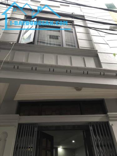 Cho thuê nhà ngõ ôtô phố Nguyễn An Ninh Hoàng Mai 30m x 4 tầng, giá 10tr/tháng