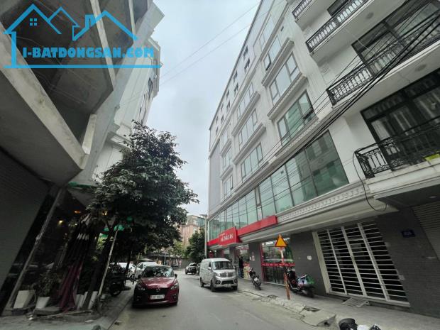 Mặt phố Yên Xá- Thanh Trì 7 tầng thang máy, lô góc diện tích 100m2 mặt tiền 20m2 giá 26.8