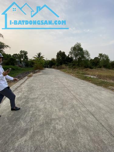 Cần bán bớt mảnh đất 1000m2, 350tr, khu vực chợ tân thành tp Đồng Xoài - 2