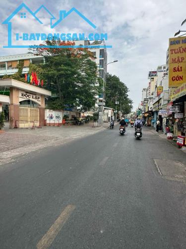 Mặt Tiền 135 Thích Quảng Đức P4 Phú nhuận - Kinh doanh buôn bán sầm uất - 1