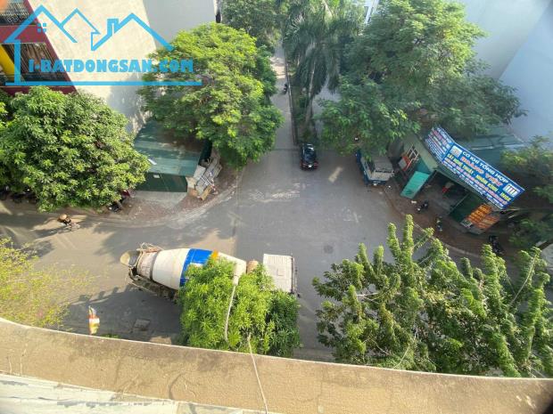 Cho thuê căn nhà riêng ở Việt Hưng ngõ Kim Quan Thượng. Diện tích 80m2 x5 tầng.