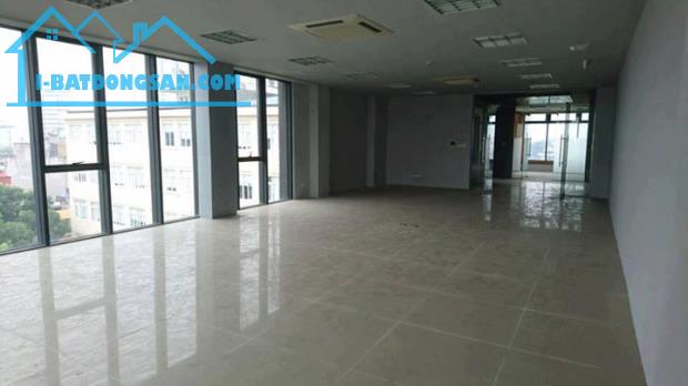 Cho thuê văn phòng ,phòng học…40m2,80m2 mặt phố Chùa Láng quận Đống Đa