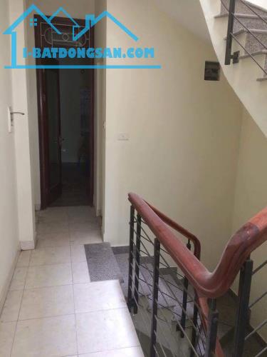 Bán nhà 40m2 ngõ 147 Tân Mai, 6 Phòng Ngủ, An Sinh Tốt, Cho Thuê Sinh Lời Cao, Giá 2,8 tỷ - 3
