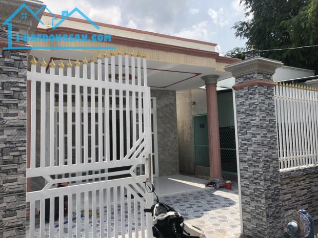 Bán căn nhà cấp 4 giá rẻ cho công nhân gần kề QLộ 13 , dân cư đông đúc - 3