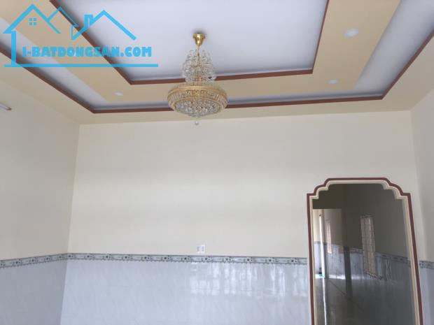 Bán căn nhà cấp 4 giá rẻ cho công nhân gần kề QLộ 13 , dân cư đông đúc - 2