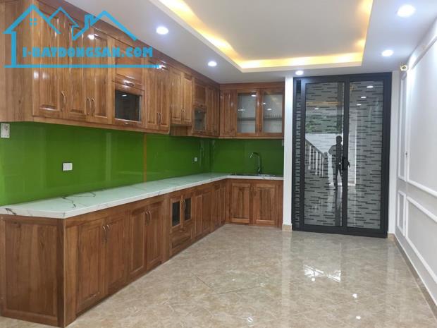 Bán nhà phố Đặng Tiến Đông, gần Hồ Hoàng Cầu, 48m2 x5 tầng, Ô tô đõ cửa - 1