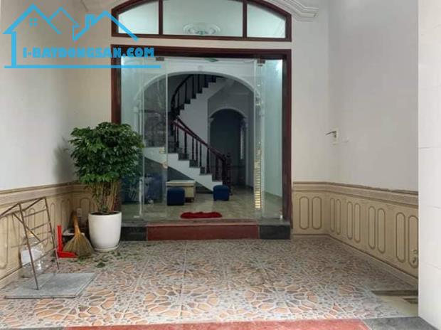 Bán nhà ngõ 1 Nguyễn Thị Định. DT 45m2 x5 tầng, MT 4m, nhà nở hậu, giá 6 tỷ 100tr - 3
