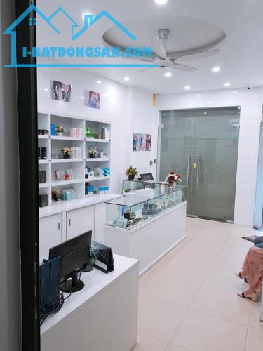 Nhà Đẹp, lô góc,vew hồ 3 thoáng, Ô chờ thang máy.11ti ,call 0913781956