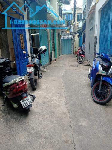 Nhà 3 tầng lô góc 42m2 ngay Đoàn Văn Bơ Quận 4 giá nhỉnh 3 tỉ - 1