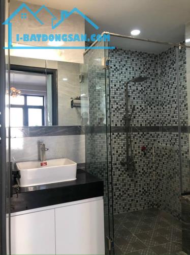 Chỉ 5,4 Tỷ Sở hữu căn nhà đẹp 5 tầng rộng 50m2  quận Tân Phú đường Trịnh Đình Trọng.