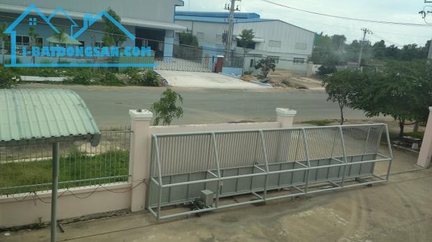 CẦN CHO THUÊ NHÀ XƯỞNG 8.500M2 ĐƯỜNG HƯƠNG LỘ 2, BÌNH TÂN, GIÁ RẺ KHU VỰC