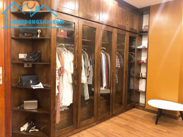Bán Nhà Mặt phố Đội Cấn Ba Đình, Lô góc 34m, vị trí đẹp KD sầm uất, giá 10 tỷ.