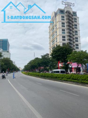 Bán nhà MP Nguyễn Văn Cừ, 235m², MT8m, Kinh doanh ngày đêm. - 2