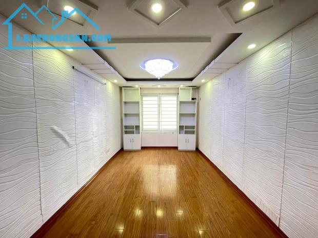 NHÀ ĐẸP 5 TẦNG Ở NGAY, ĐỊNH CÔNG HẠ, 30M2, CHỈ 3 TỶ