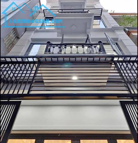 Bán nhà phố Vũ Ngọc Phan, Dt 50m2 Mt 5m x5 tầng ô tô đỗ cửa, giá 9,8 tỷ Lh 0969653569 - 2