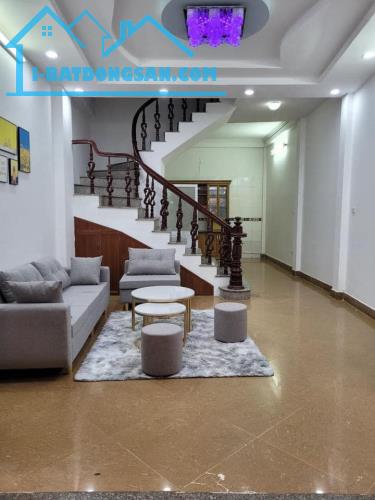 Bán nhà phố Vũ Ngọc Phan, Dt 50m2 Mt 5m x5 tầng ô tô đỗ cửa, giá 9,8 tỷ Lh 0969653569 - 1