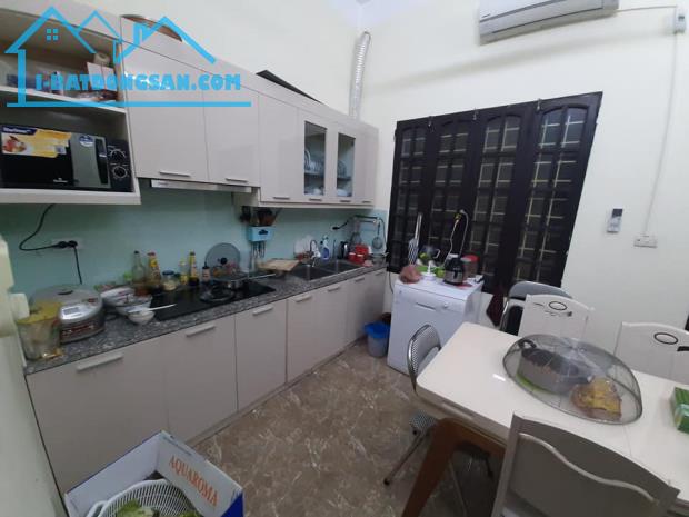 Bán nhà Hoàng Quốc Việt bán đất tặng nhà 3 Tầng 59m2 Ôto đỗ cửa, Gần phố 7,3 tỷ - 4