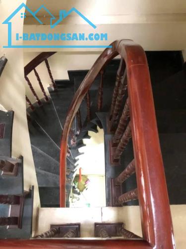 Bán nhà Hoàng Quốc Việt bán đất tặng nhà 3 Tầng 59m2 Ôto đỗ cửa, Gần phố 7,3 tỷ