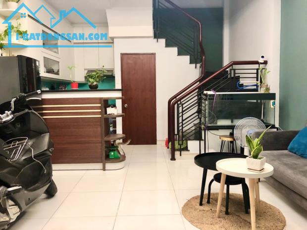 Nhà giá rẻ như tặng, Phan Văn Trị, Bình Thạnh, 35m2, 4 tầng, 4 PN, chỉ 3,45 tỷ, còn TL. - 1