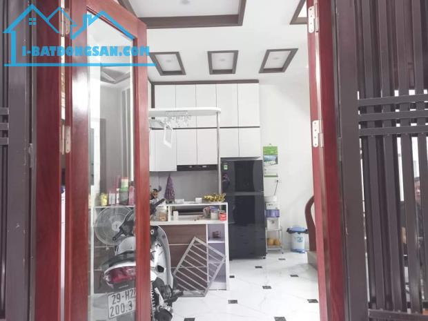 LỆ MẬT 45M, 5 TẦNG , 2 MT 4,5M VÀ 10M, 4 TỶ, LÔ GÓC, Ô TÔ, KINH DOANH.