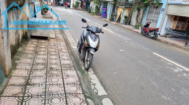 PHÂN LÔ - NGÕ THÔNG CHIA Ô BÀN CỜ -  Ô TÔ TRÁNH, GUYỄN VĂN CỪ 68M, C4, MT 4,2M, 8,8 TỶ.