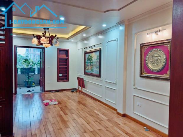 Bán Nhà Mặt phố Cát Linh, quận Đống Đa, 60m 5T, vỉa hè KD, giá 28 tỷ 5. LH 0349157982. - 1