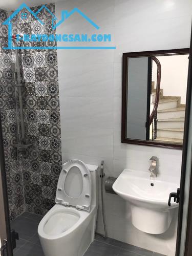 Cần bán nhà Phố Nguyễn Ngọc Nại , 38mx4 tầng , ô tô ra phố 10m ,nhỉnh 4 tỷ LH 0911000389 - 2
