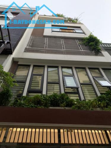 BÁN GẤP NHÀ 71M2 x 5 TẦNG THANG MÁY, PHỐ NGUYỄN VĂN CỪ. CHO THUÊ 40TR/TH. GIÁ HƠN 12 TỶ.