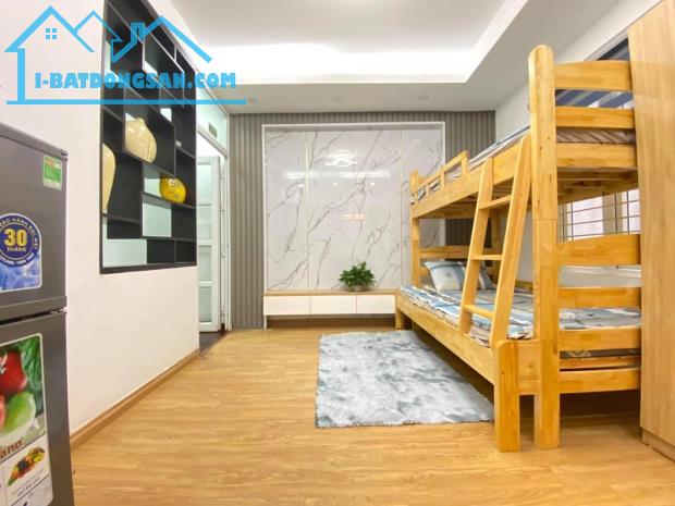 Bán nhà đường Láng gần  Ngã Tư Sở Dt 46m2 x5 tầng, nhà cách phố 30m, giá 5,6 tỷ - 2