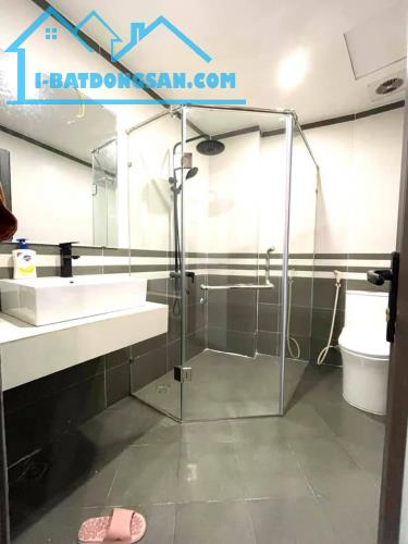 Bán nhà phố HUẾ giữa TT Hà Nội 40m x 6 tầng giá 7,8 tỷ