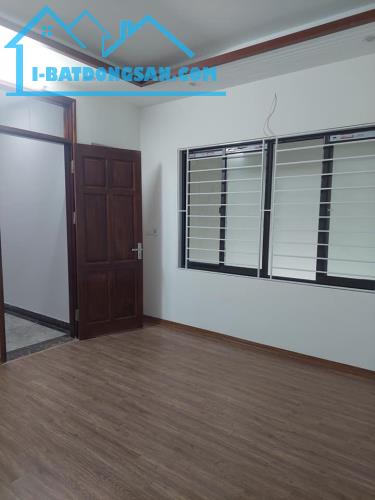Nhà bán Phố cổ khu vực Hàng Trống 151 m2, ô tô vào nhà, kinh doanh được các mặt hàng.