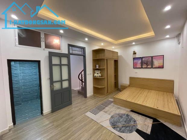Nhà đẹp Khương Trung , 34mx5 tầng , 5m ra ô tô , Mt 5m, gần Hồ , giá 4,5 tỷ lh 0911002289 - 2
