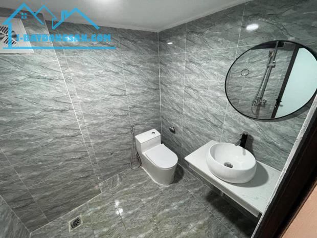 Nhà đẹp Khương Trung , 34mx5 tầng , 5m ra ô tô , Mt 5m, gần Hồ , giá 4,5 tỷ lh 0911002289