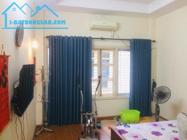 Nhà bán Nguyễn Ngọc Vũ 79m 4 tầng mt 4.5 chỉ 10.9 tỷ Cầu Giấy
