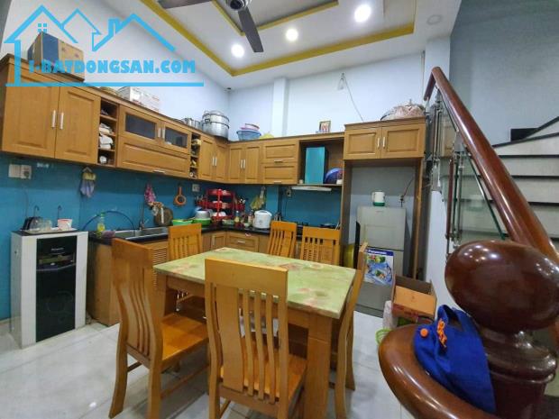 Bán gấp nhà Sát MT Lũy Bán Bích, DT 90m2, hẻm ôtô- Tân phú, Bình Tân - 1