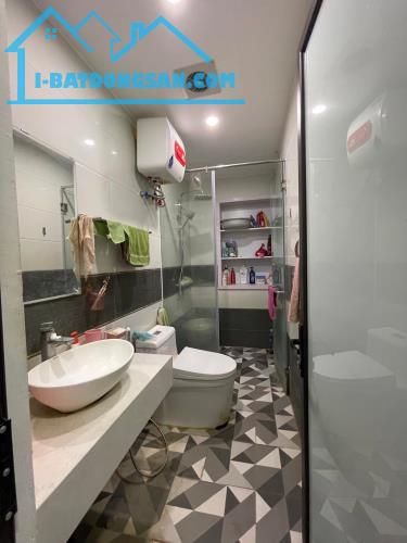 Kim Ngưu nhà đẹp, hàng xóm TimeCity. 60m2 x 5T. Gía 9.5 tỷ.